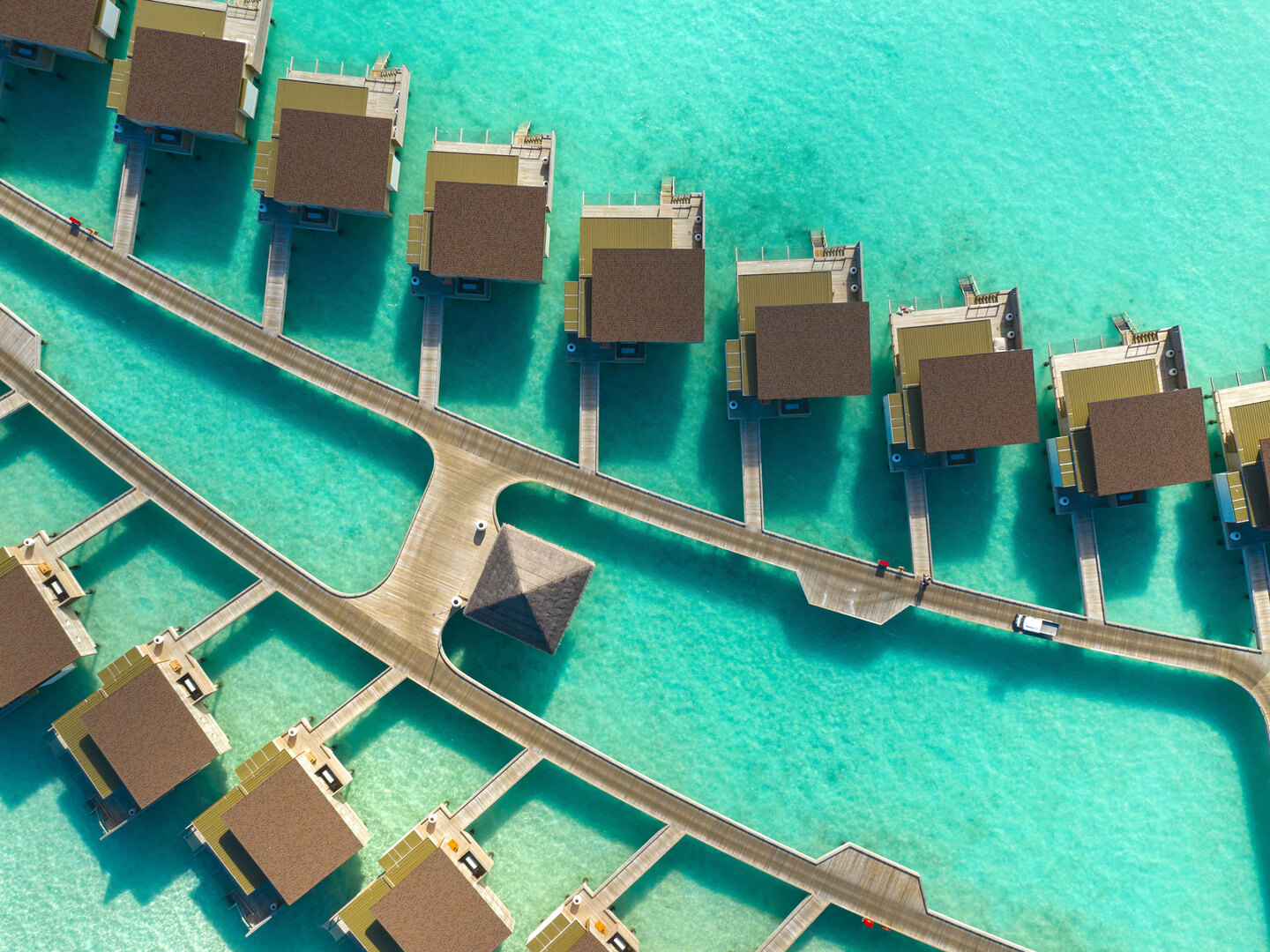 Sun-Kissed Serenity Escape - Thumbnail 10