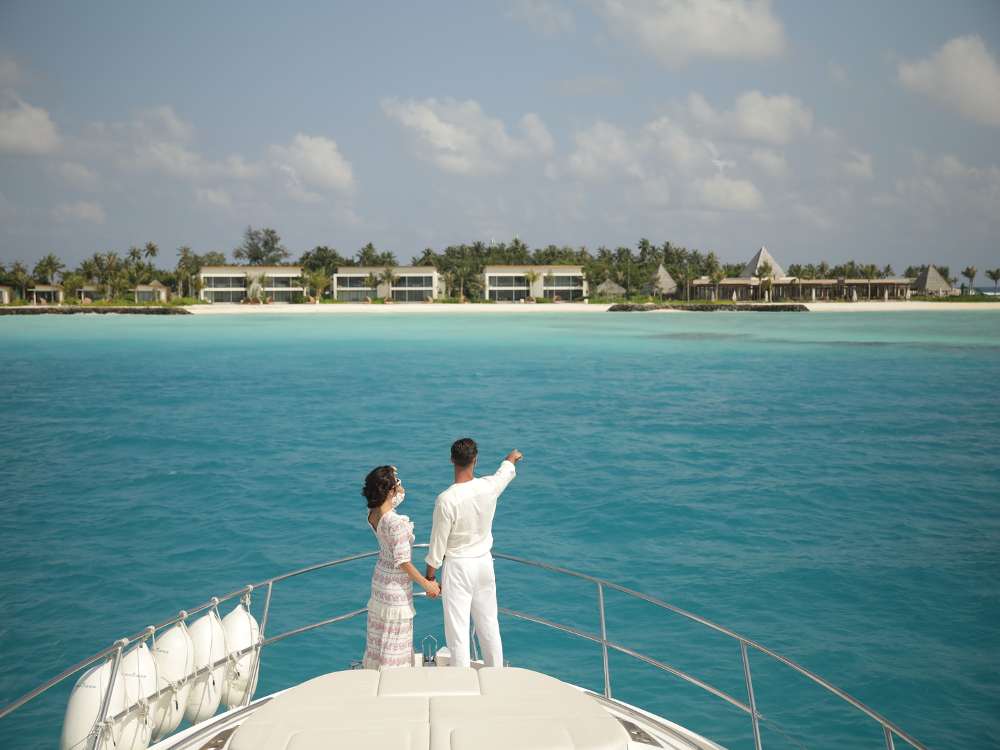 Sun-Kissed Serenity Escape - Thumbnail 2
