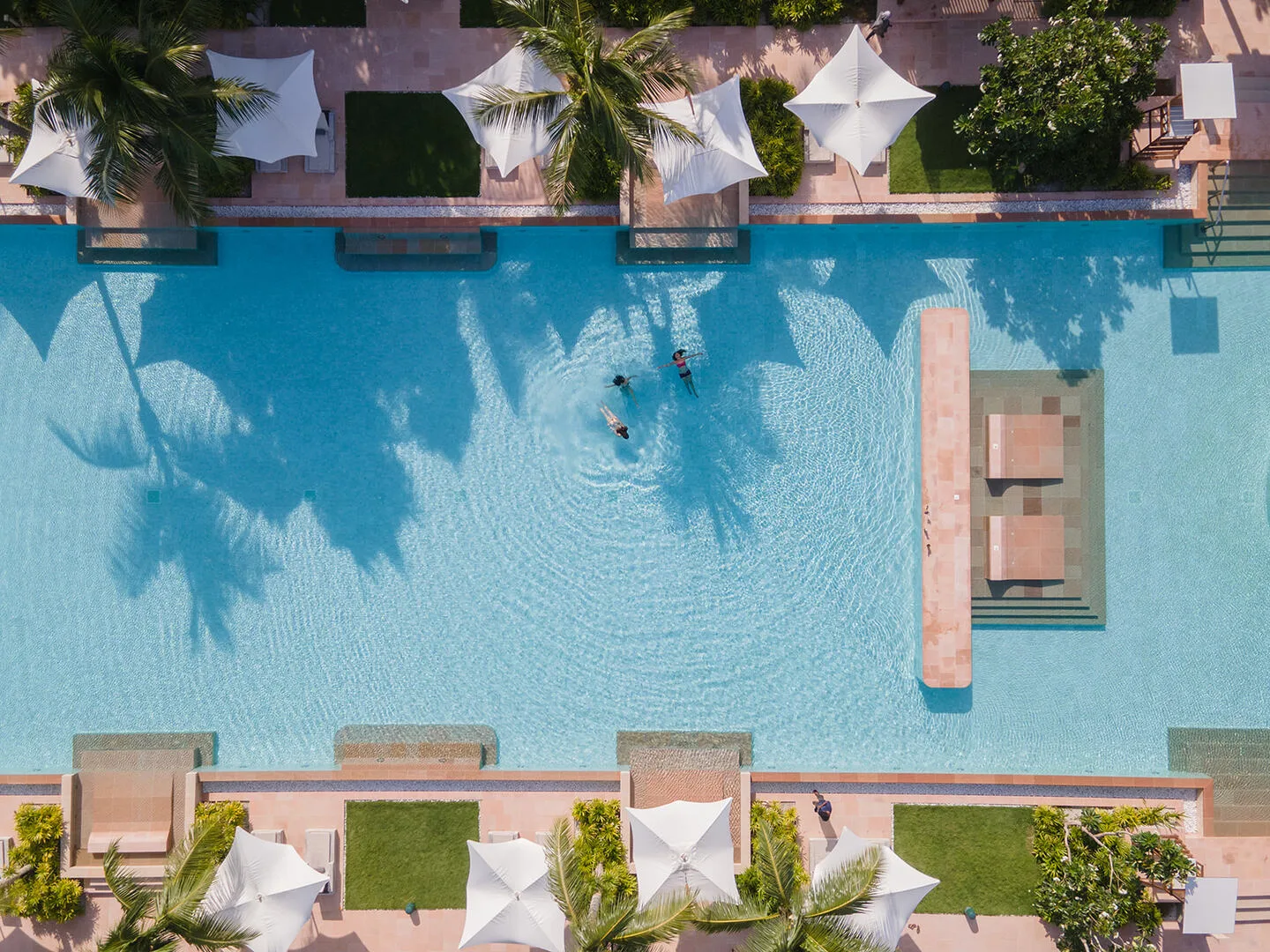 Kuda Villingili Resort Maldives - Photo 10
