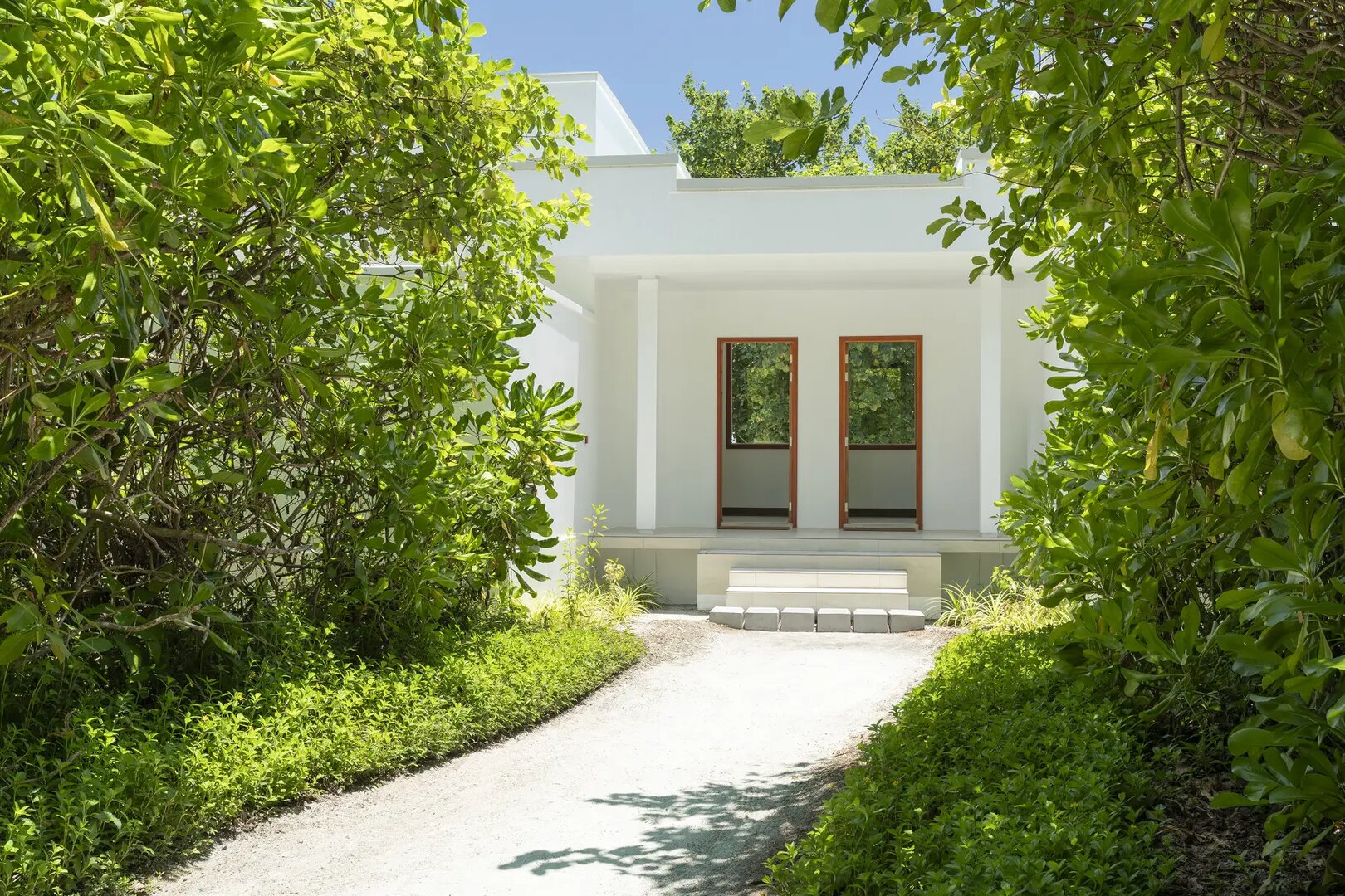 Dhigali Maldives - Photo 9
