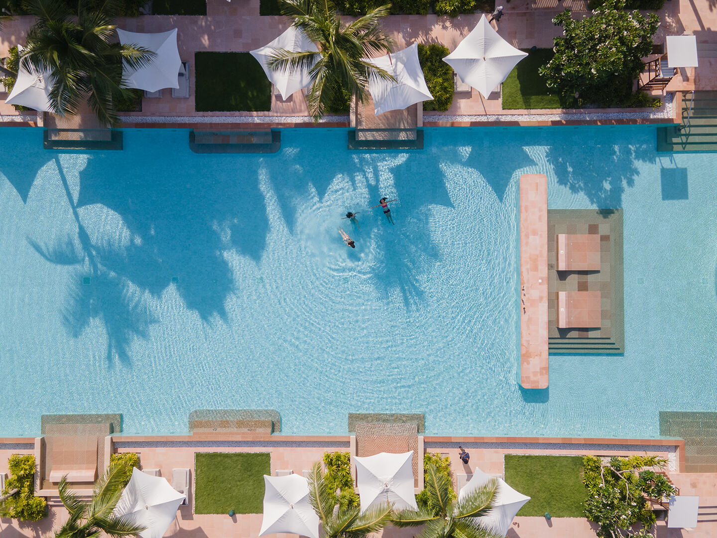 Kuda Villingili Resort Maldives - Photo 10