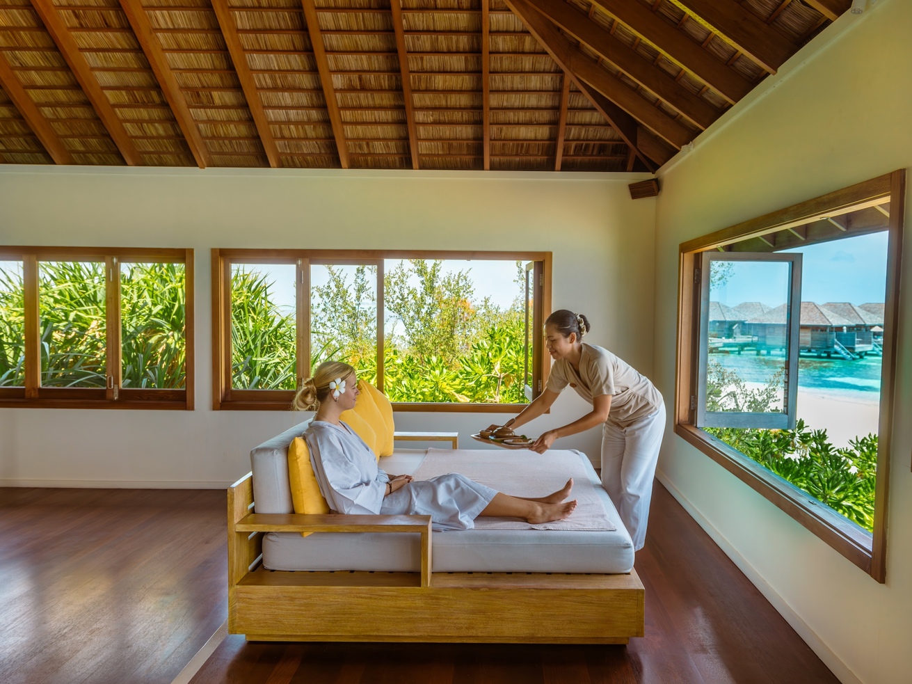Hurawalhi Island Resort - Photo 10