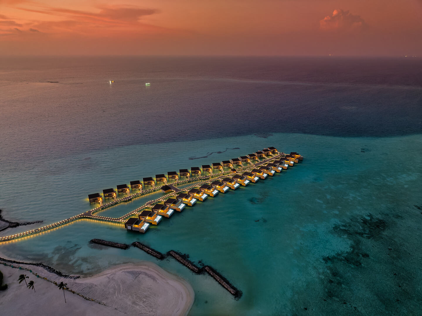 Kuda Villingili Resort Maldives - Photo 7