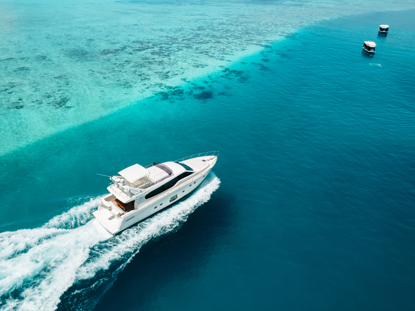 Luxury Yacht Charter: Hideaway Majesty