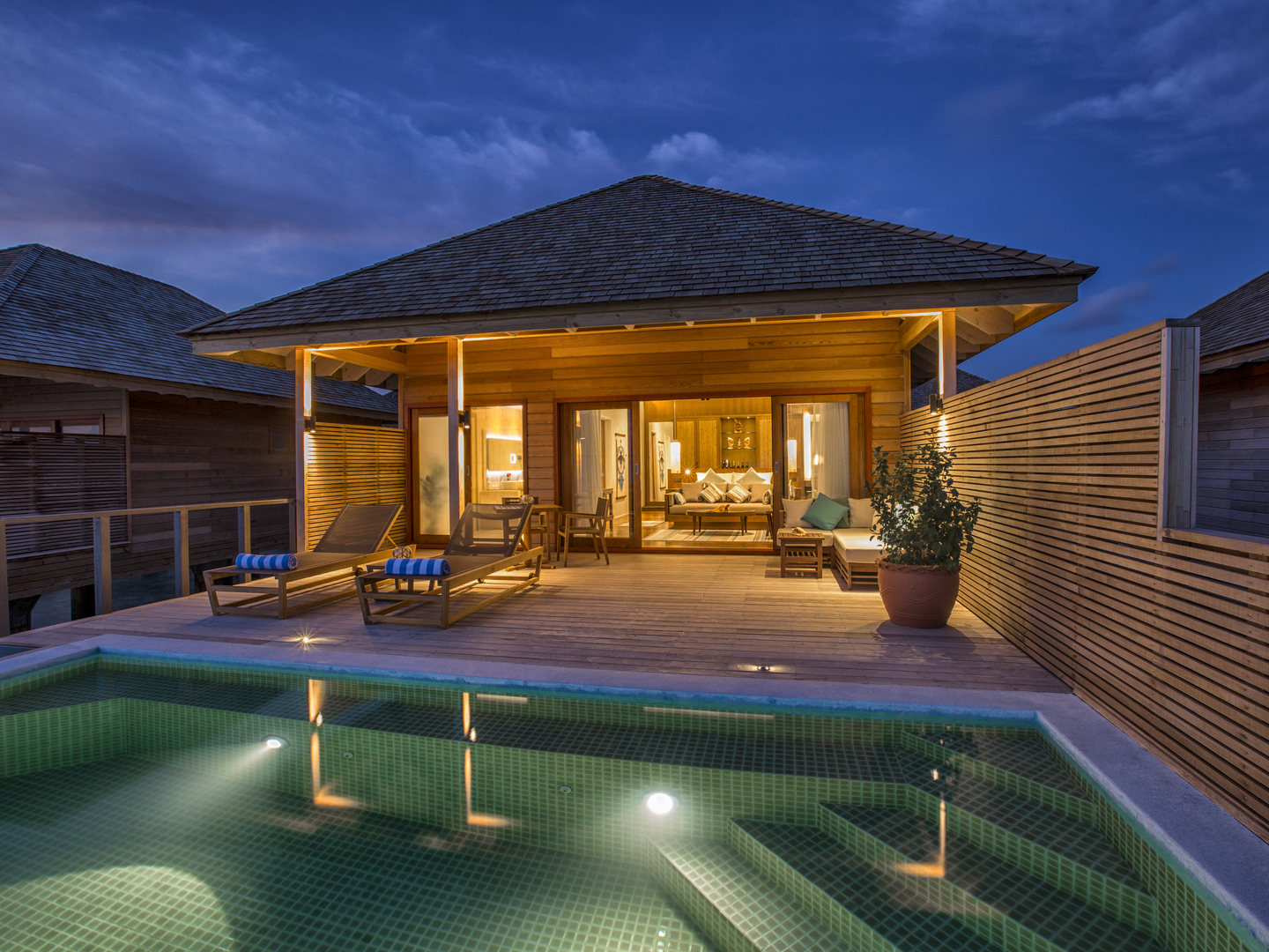 Hurawalhi Island Resort - Photo 12