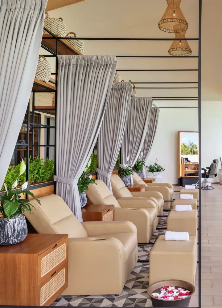 Salon & Grooming