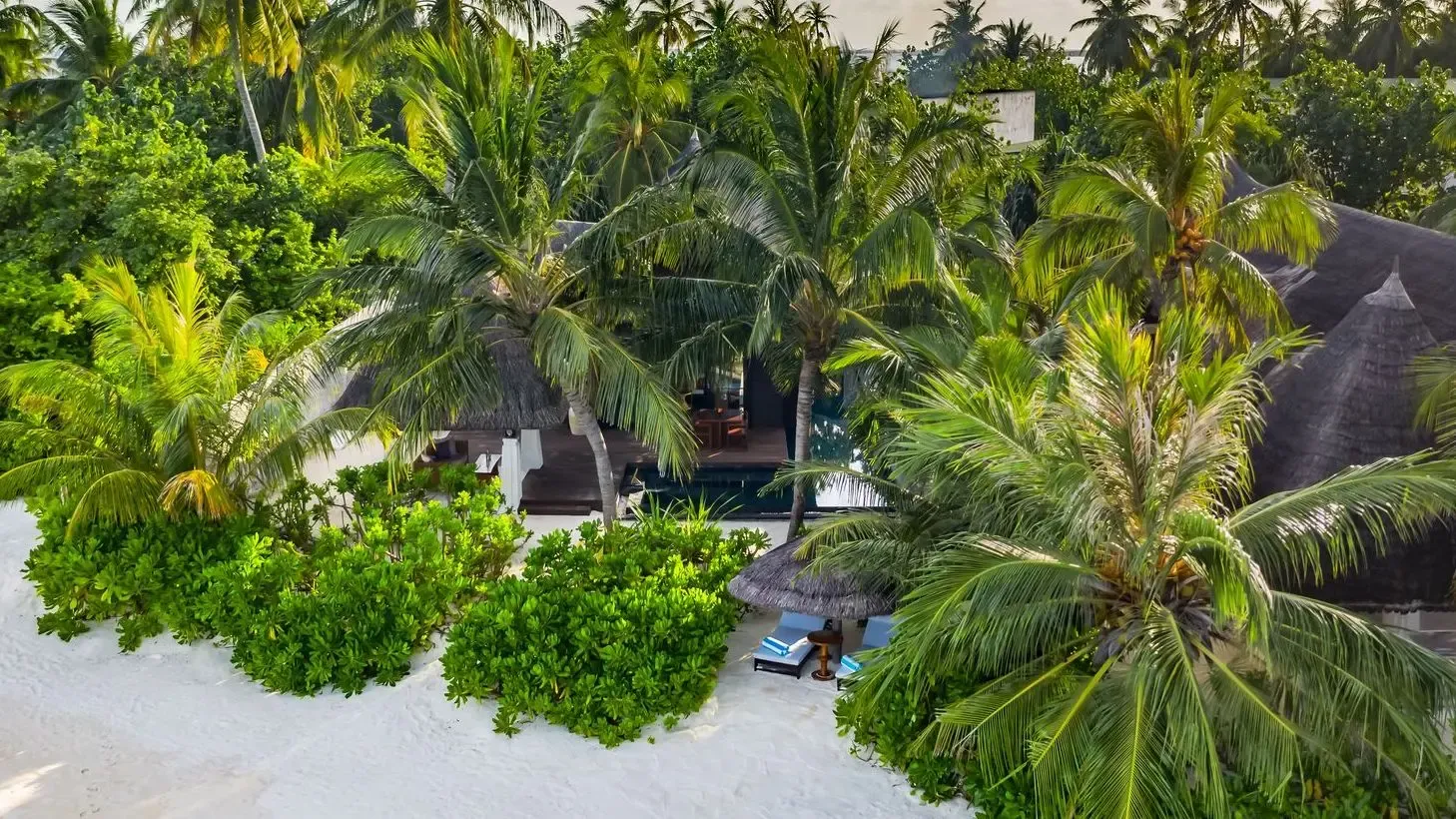 Earth Pool Villa Sunset - Photo 1