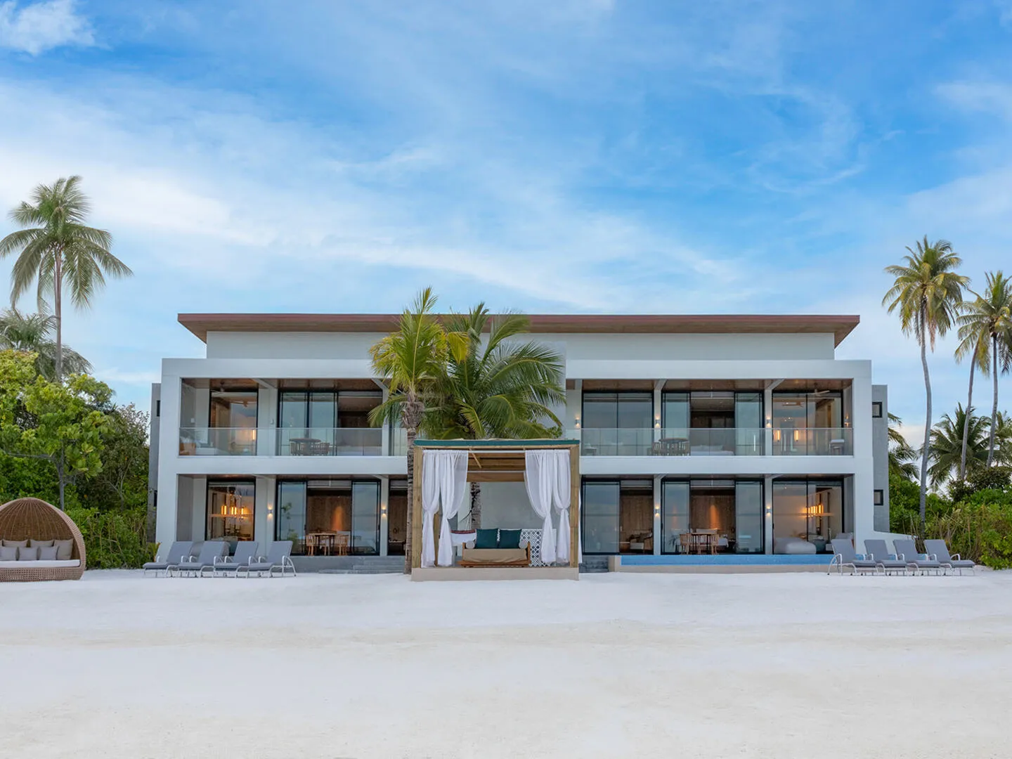 Four Bedroom Beach Villa with Private Pool - Photo 1