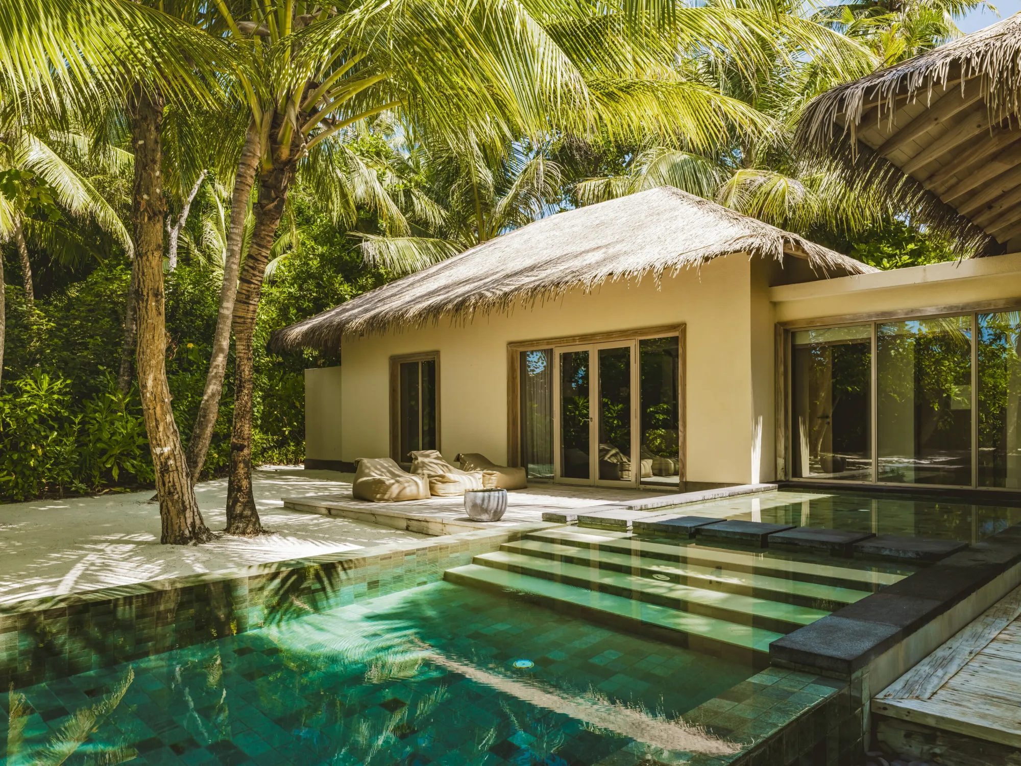 One Bedroom Sunset Beach Pool Villa - Photo 1
