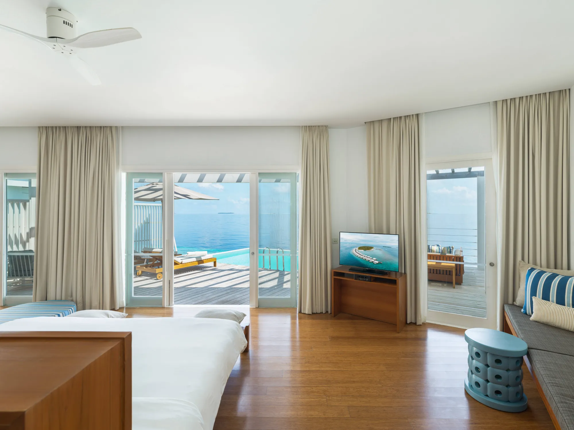 Reef Water Pool Villa - Photo 1