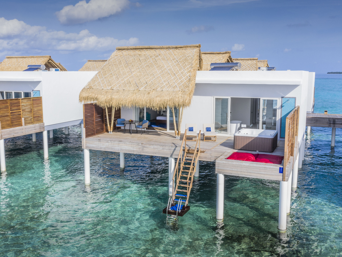 Jacuzzi Water Villa - Photo 1