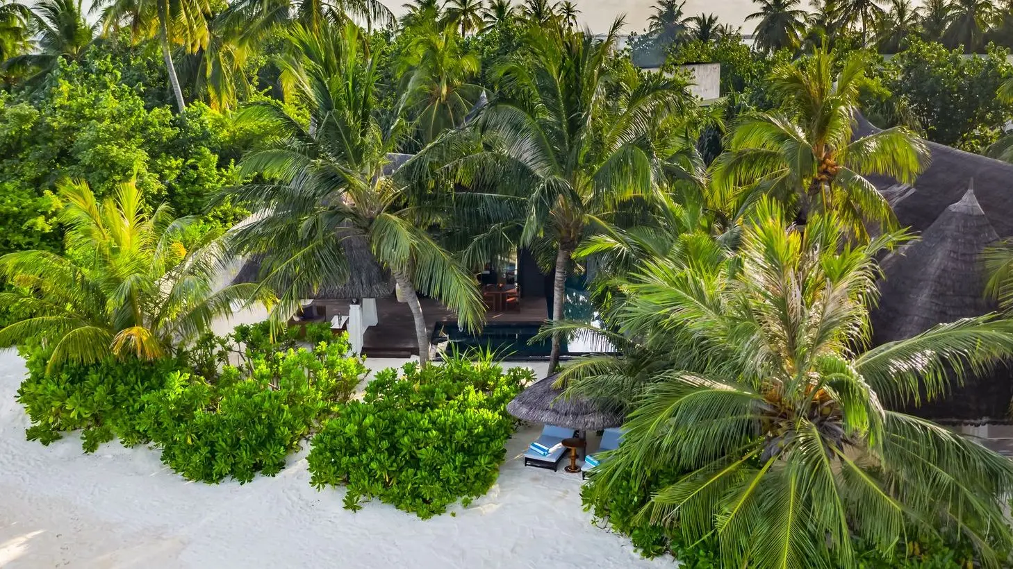 Earth Pool Villa Sunset - Photo 1
