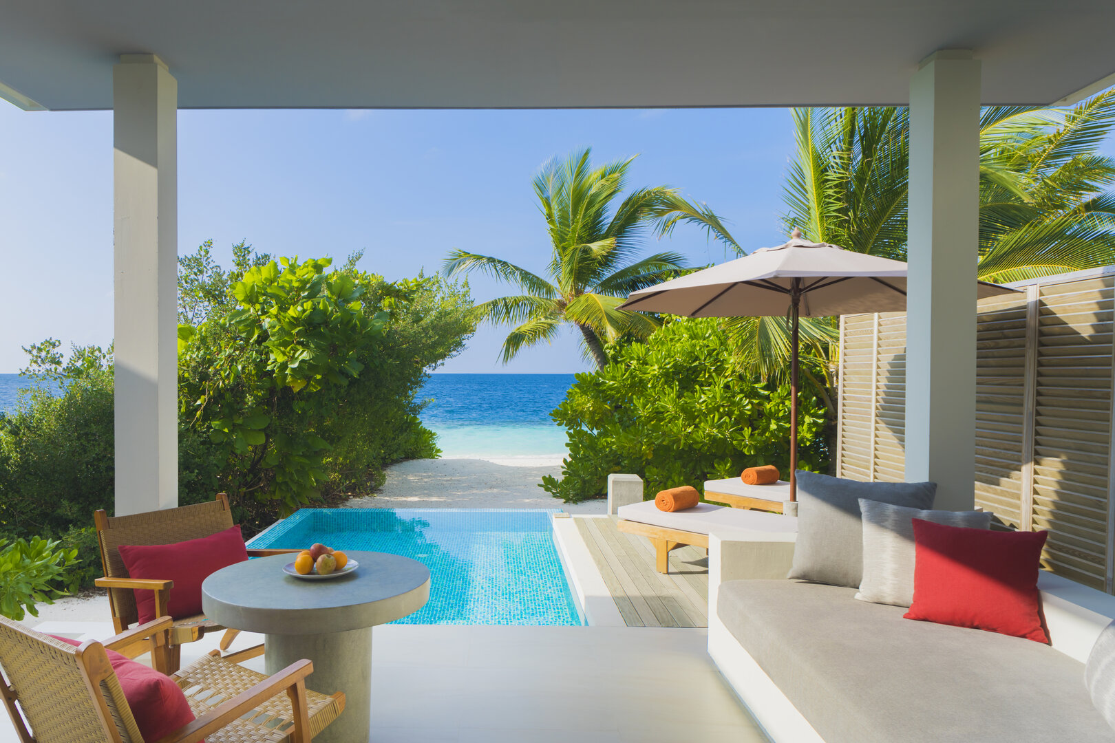 Beach Villa with pool - Photo 1