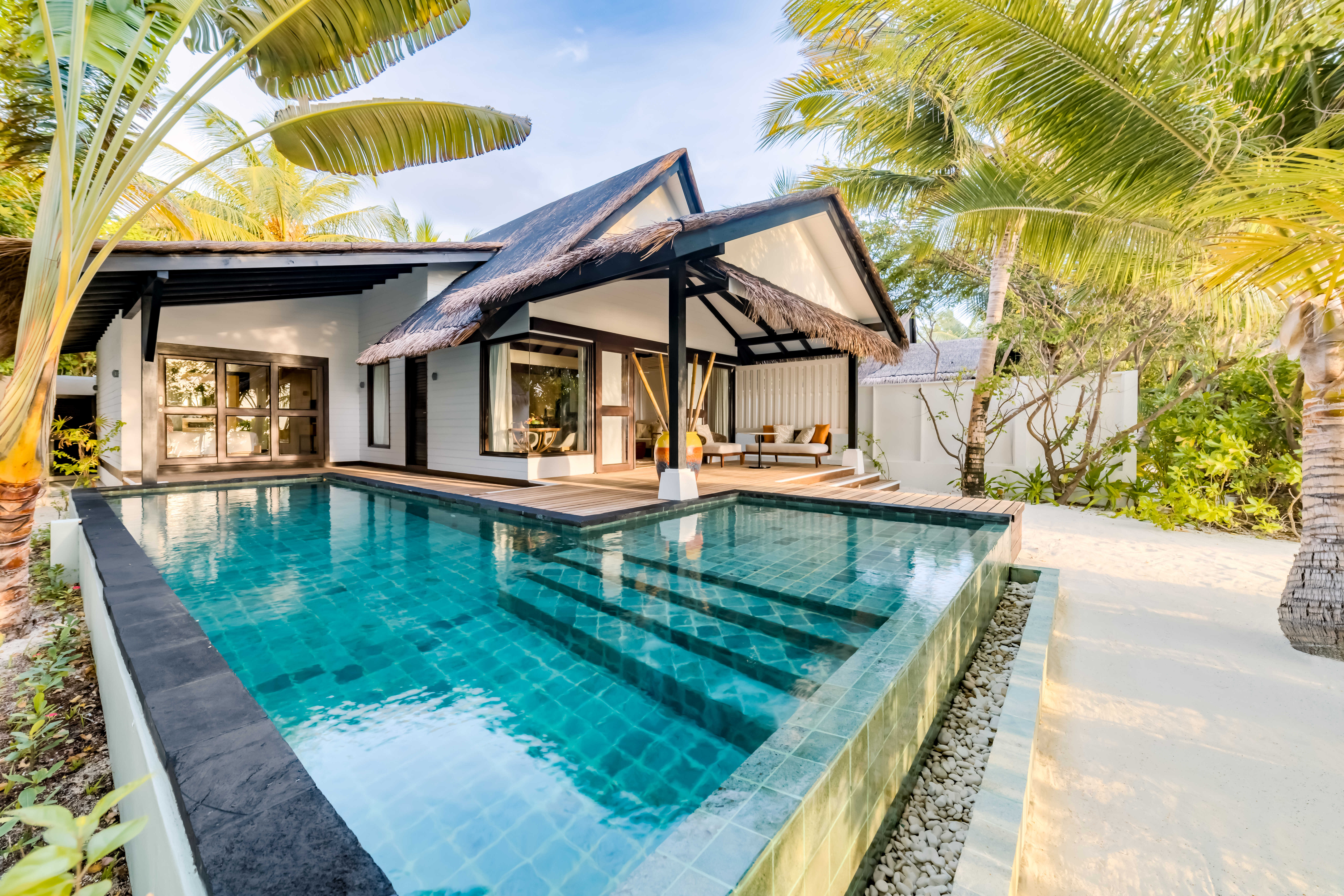 Earth Pool Pavilion - Photo 1