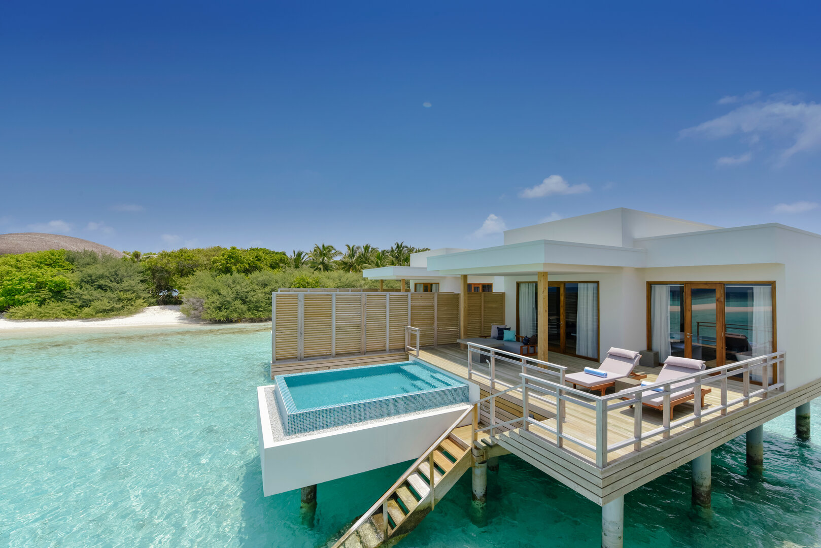 Lagoon Villa With Pool - Photo 1