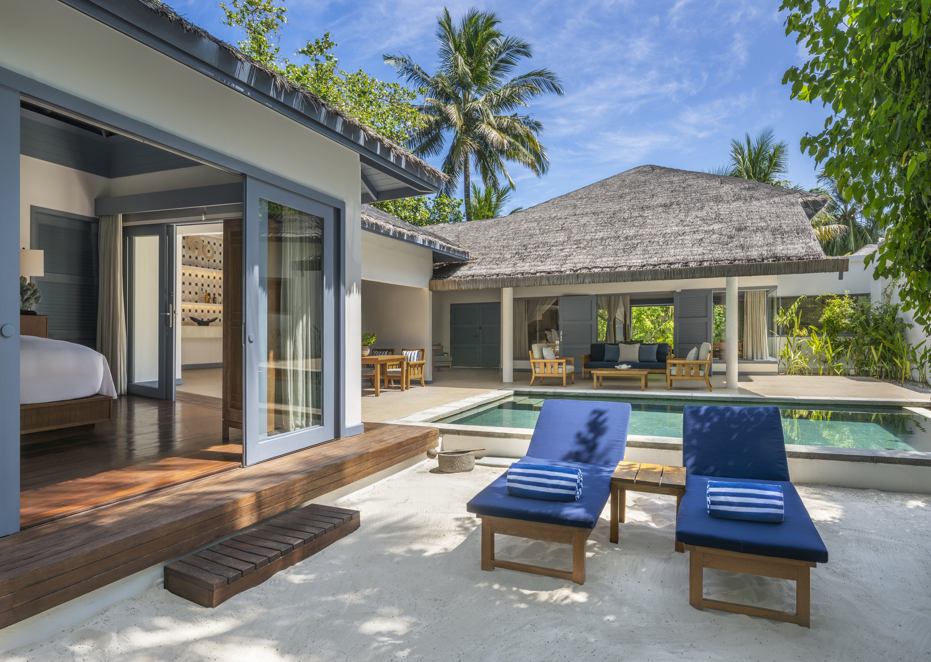 Family Beach Pool - Photo 1
