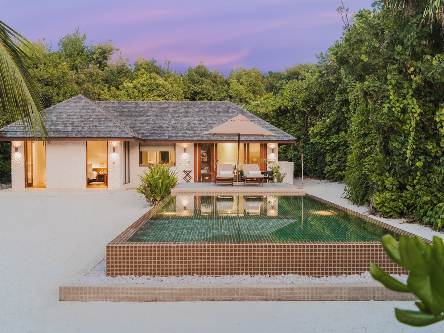 Deluxe Sunset Beach Villa with Pool - Photo 1