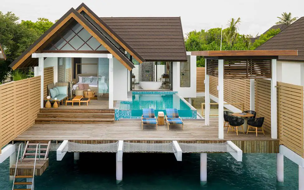 Semi-Ocean Pool Suite - Photo 1